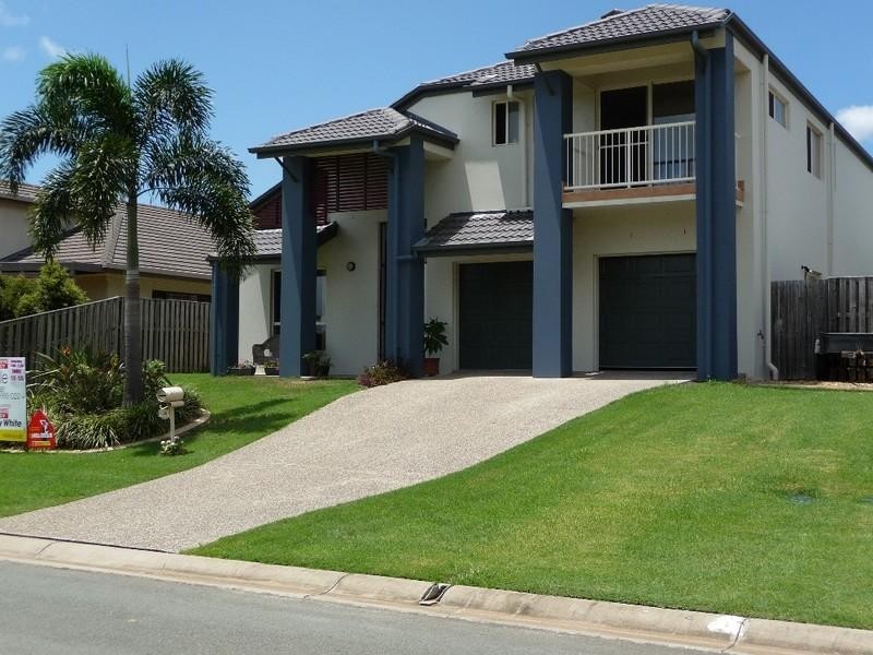 36 Princeton Street, Oxenford QLD 4210