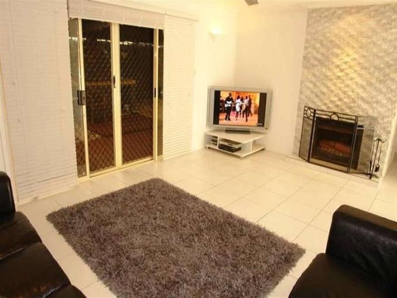 131 Monterey Keys Drive, Helensvale QLD 4212