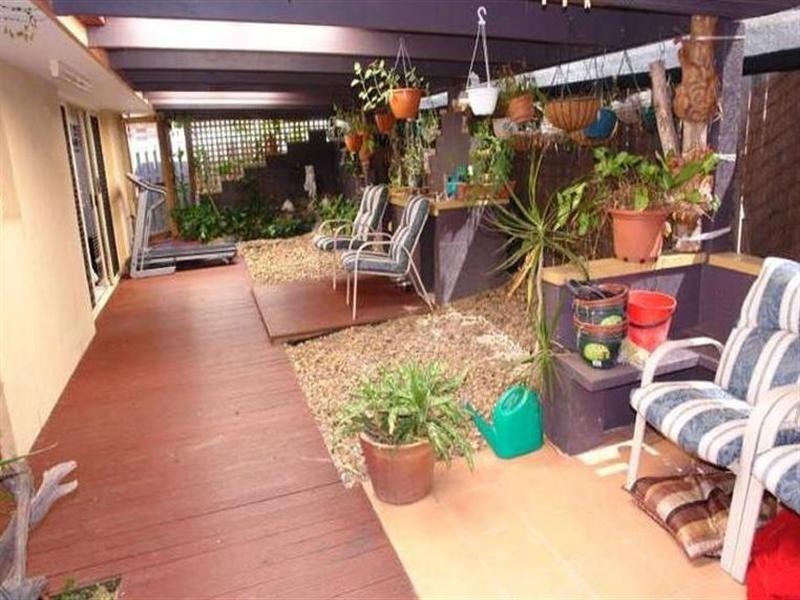 131 Monterey Keys Drive, Helensvale QLD 4212