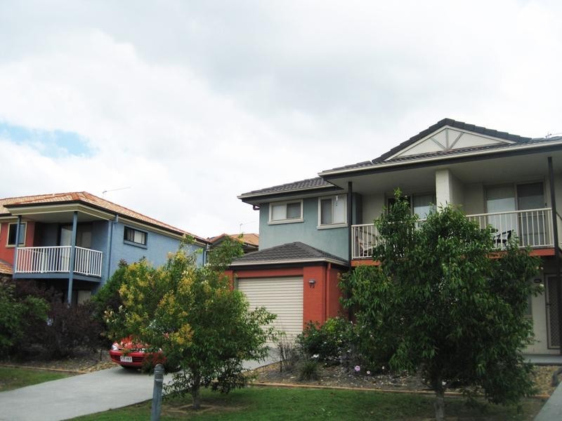 72/31 Archipelago Street, Pacific Pines QLD 4211