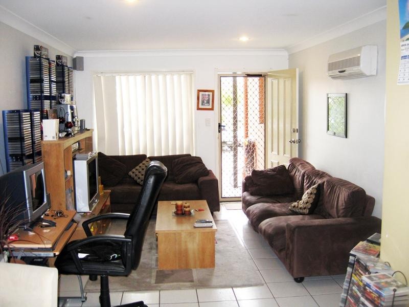 72/31 Archipelago Street, Pacific Pines QLD 4211