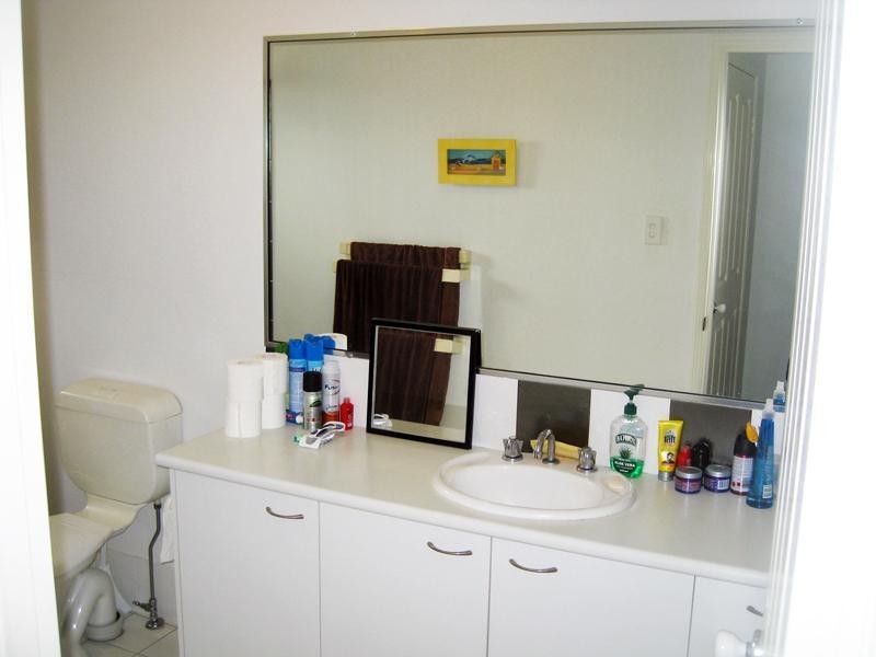 72/31 Archipelago Street, Pacific Pines QLD 4211