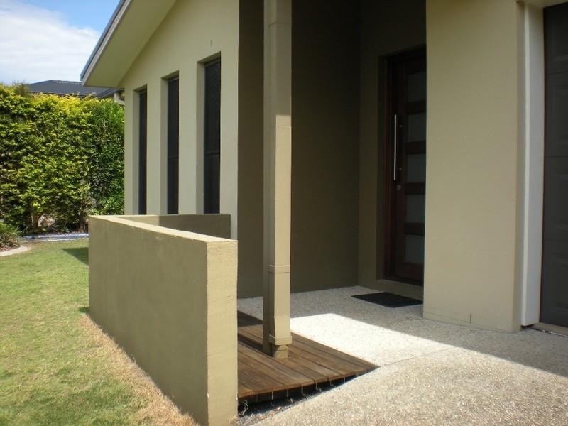 13 Napier Court, Pacific Pines QLD 4211