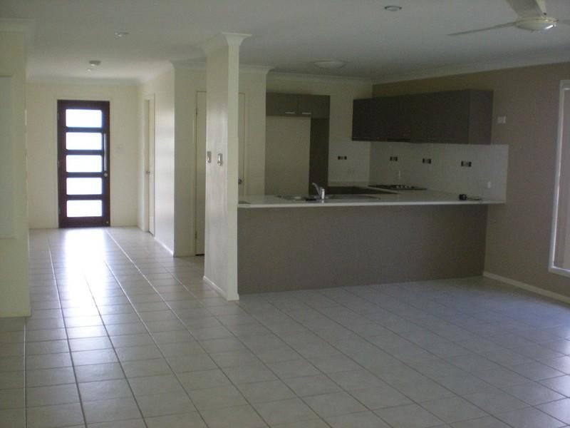 13 Napier Court, Pacific Pines QLD 4211