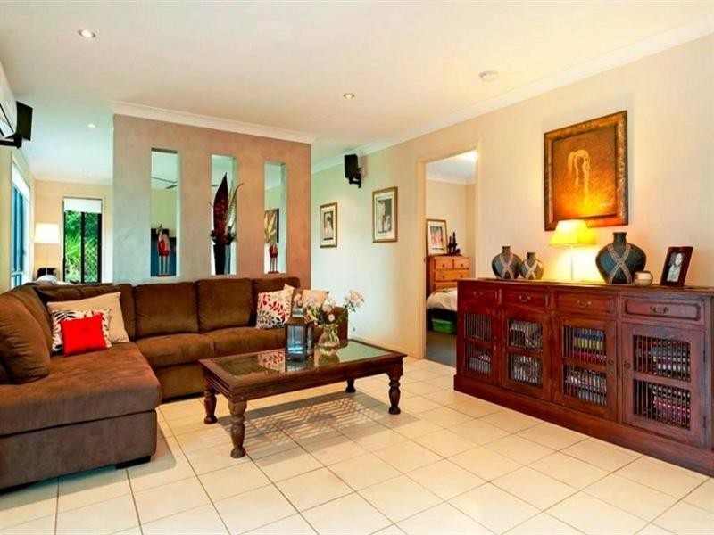 27 Carmarthen Circuit, Pacific Pines QLD 4211