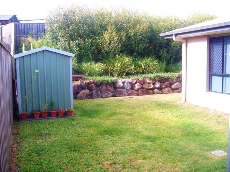 27 Carmarthen Circuit, Pacific Pines QLD 4211