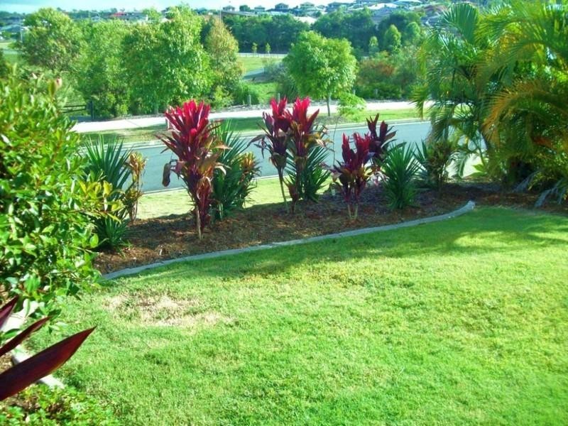 27 Carmarthen Circuit, Pacific Pines QLD 4211