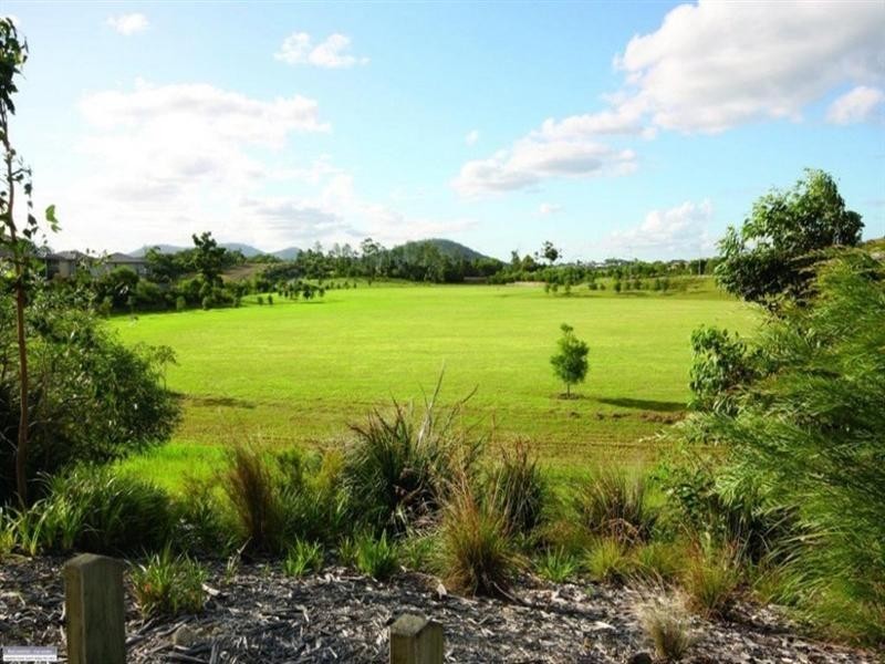 27 Carmarthen Circuit, Pacific Pines QLD 4211