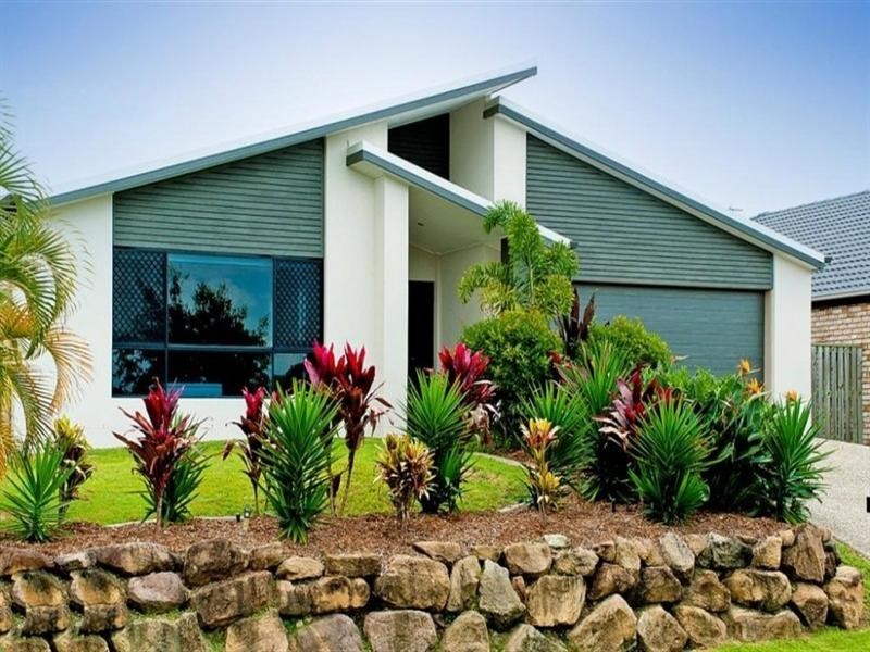 27 Carmarthen Circuit, Pacific Pines QLD 4211
