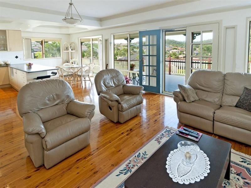 6 Duror Street, Pacific Pines QLD 4211