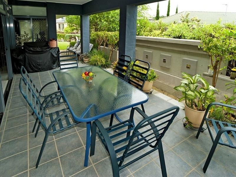 8 Beerwah Street, Pacific Pines QLD 4211