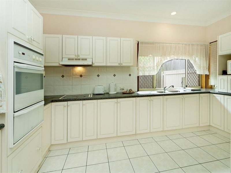 15 Dalby Court, Helensvale QLD 4212