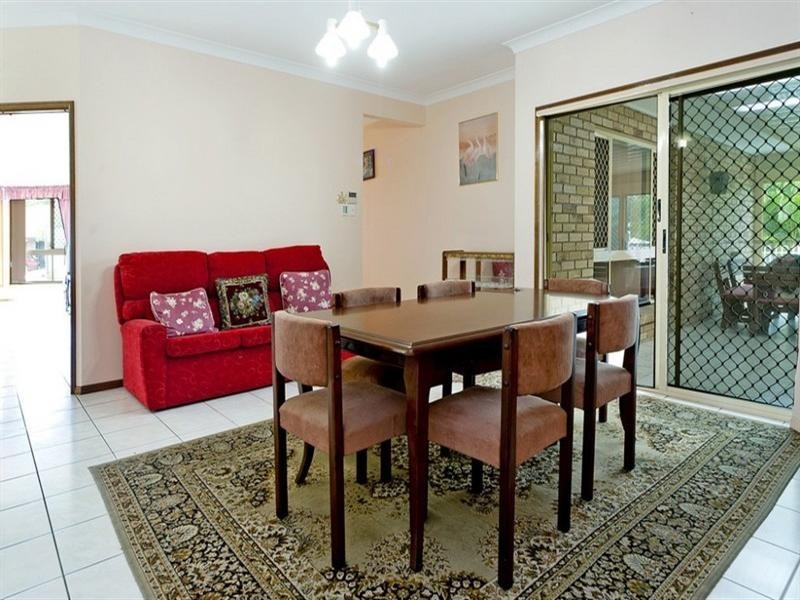 15 Dalby Court, Helensvale QLD 4212