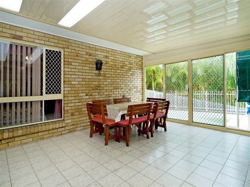 15 Dalby Court, Helensvale QLD 4212