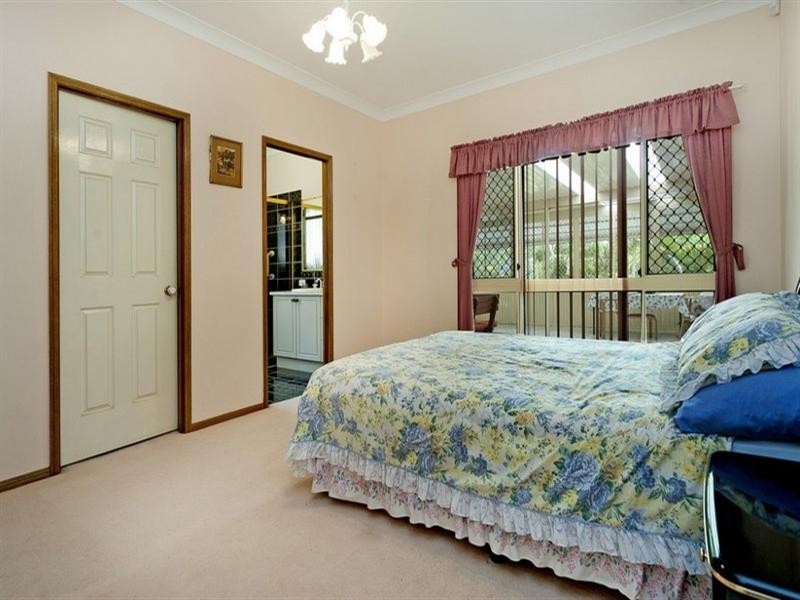 15 Dalby Court, Helensvale QLD 4212