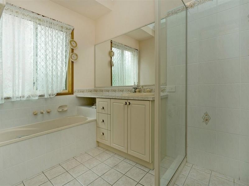 15 Dalby Court, Helensvale QLD 4212