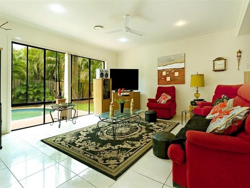 6 Joel Court, Helensvale QLD 4212