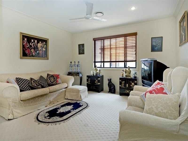 6 Joel Court, Helensvale QLD 4212