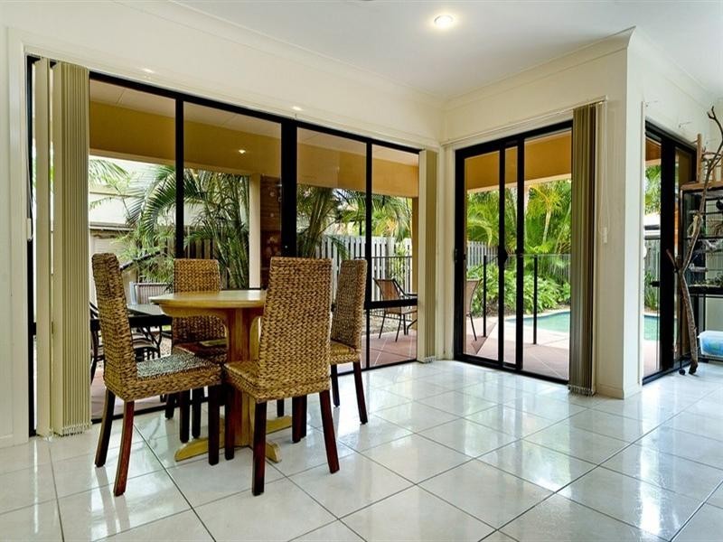 6 Joel Court, Helensvale QLD 4212