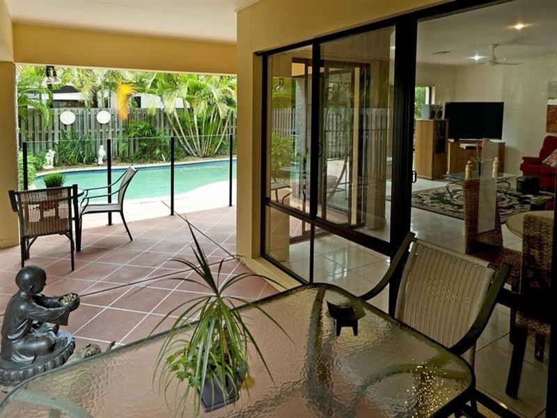 6 Joel Court, Helensvale QLD 4212