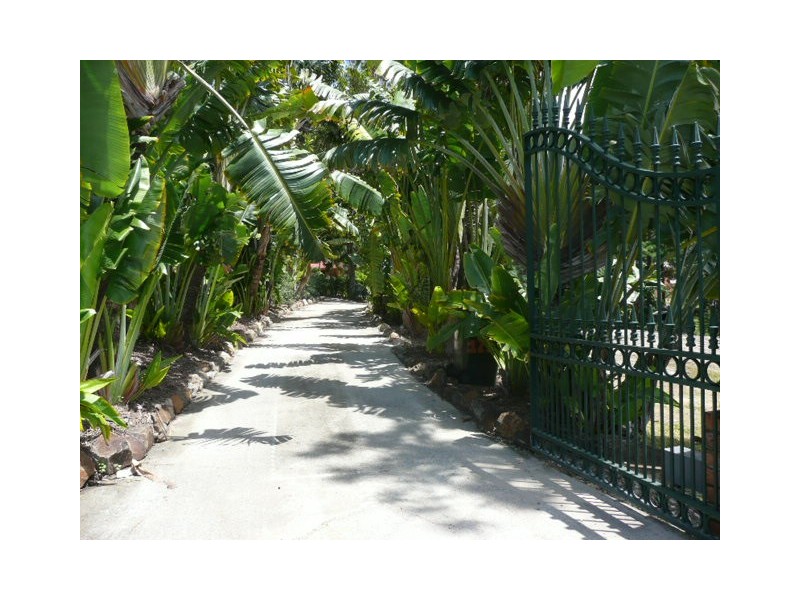 121 Glade Drive, Gaven QLD 4211