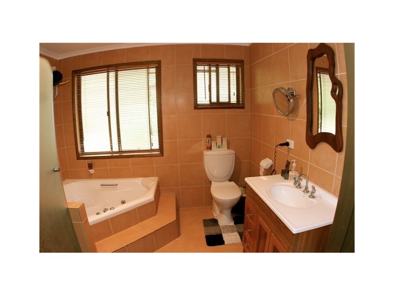 121 Glade Drive, Gaven QLD 4211