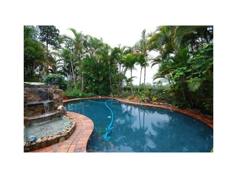 Gaven QLD 4211