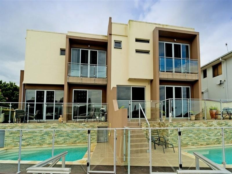 1 & 2/13 Pisa Court, Surfers Paradise QLD 4217