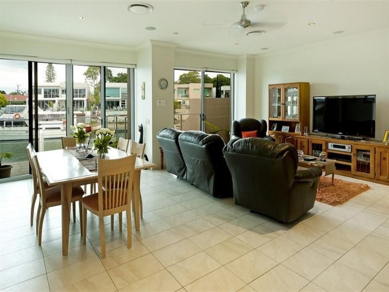 1 & 2/13 Pisa Court, Surfers Paradise QLD 4217