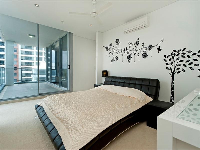 801/4 Como Crescent, Southport QLD 4215