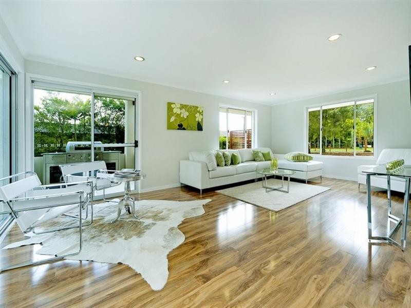 38 Riverdowns Crescent, Helensvale QLD 4212