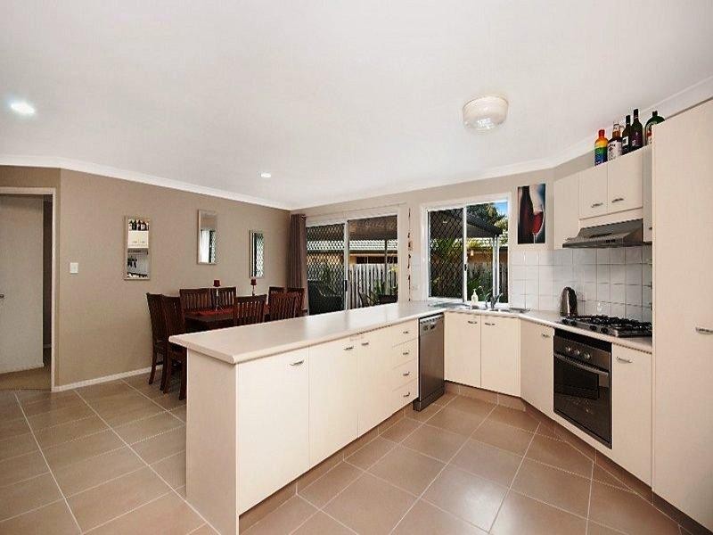 19 Nottinghill Place, Oxenford QLD 4210