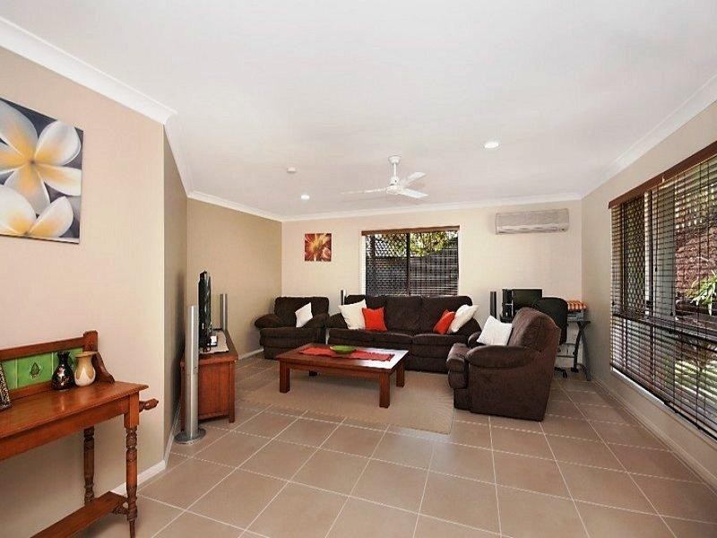 19 Nottinghill Place, Oxenford QLD 4210