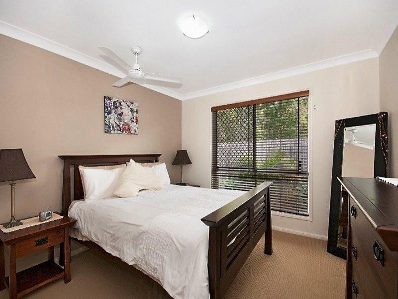 19 Nottinghill Place, Oxenford QLD 4210