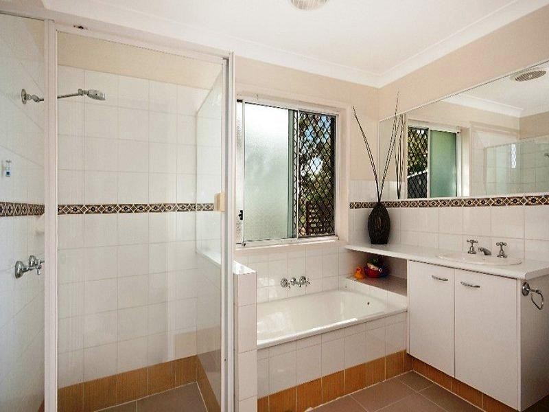 19 Nottinghill Place, Oxenford QLD 4210