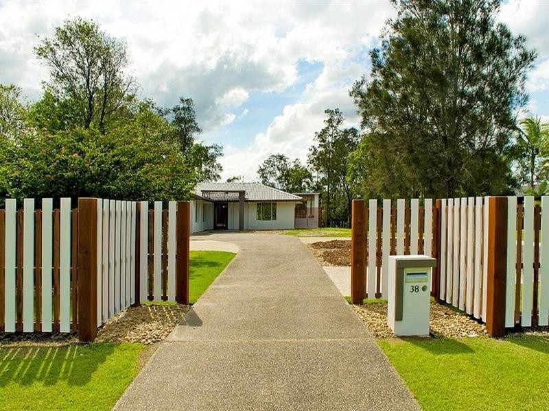 38 Riverdowns Crescent, Helensvale QLD 4212