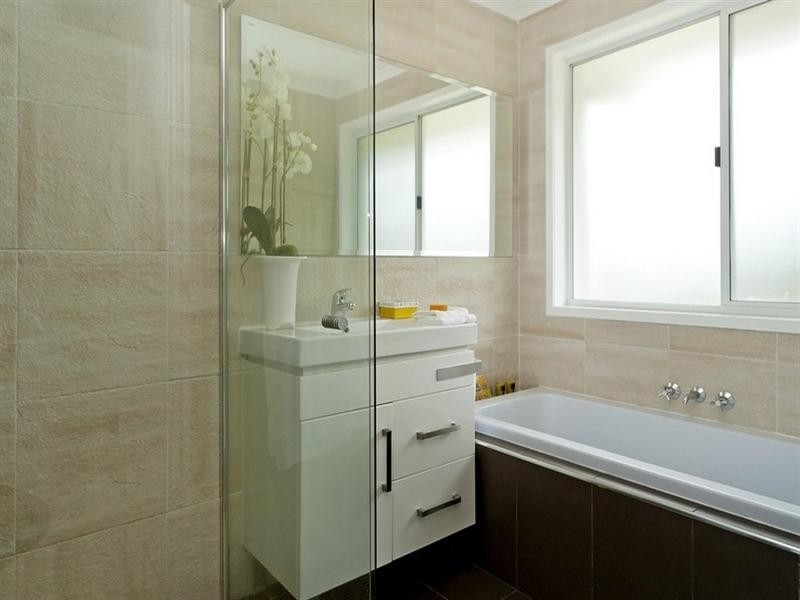 38 Riverdowns Crescent, Helensvale QLD 4212