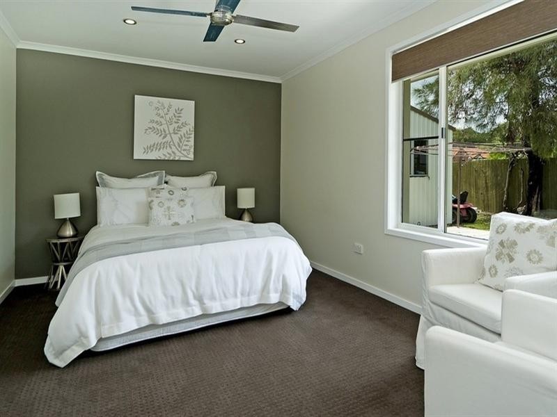 38 Riverdowns Crescent, Helensvale QLD 4212