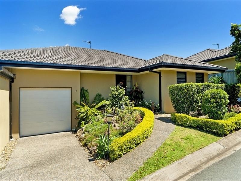 4/136 Pacific Pines Boulevard, Pacific Pines QLD 4211