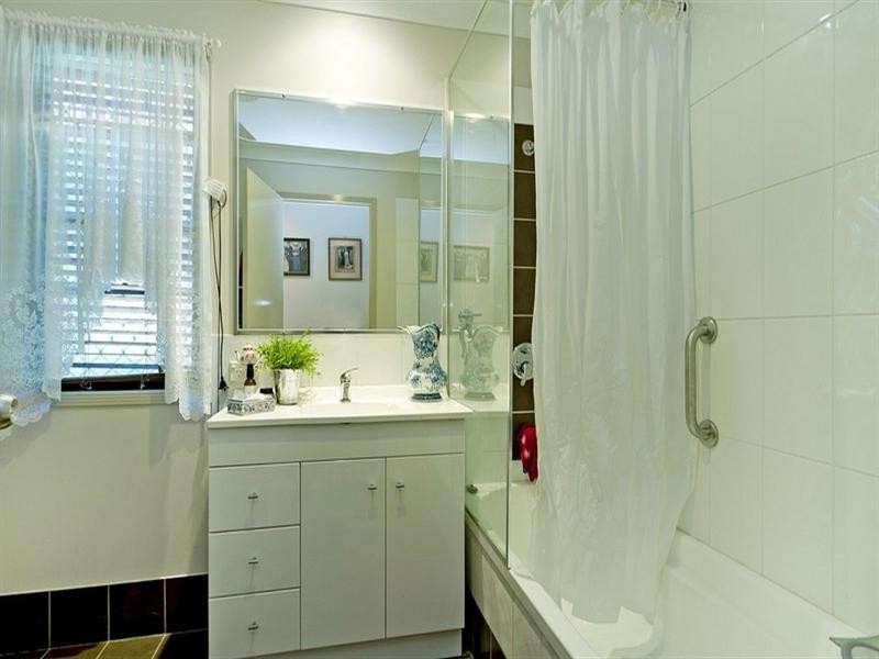 4/136 Pacific Pines Boulevard, Pacific Pines QLD 4211