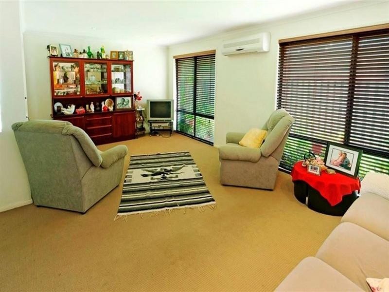 9 Govett Street, Pacific Pines QLD 4211