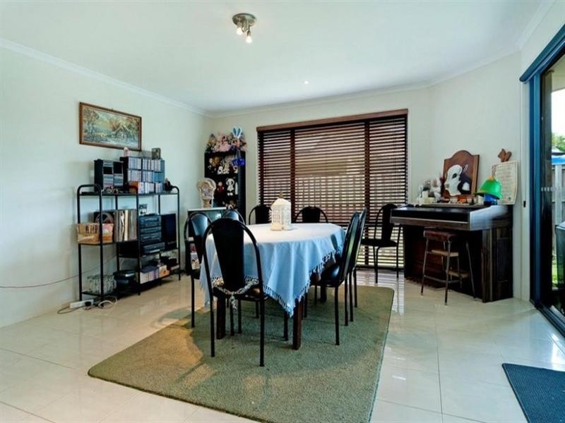 9 Govett Street, Pacific Pines QLD 4211