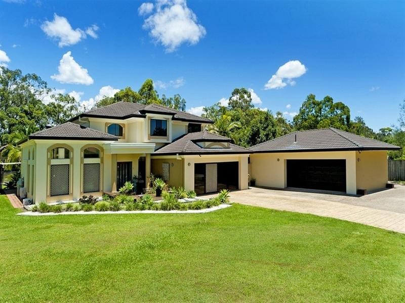 82 Rivertree Avenue, Helensvale QLD 4212