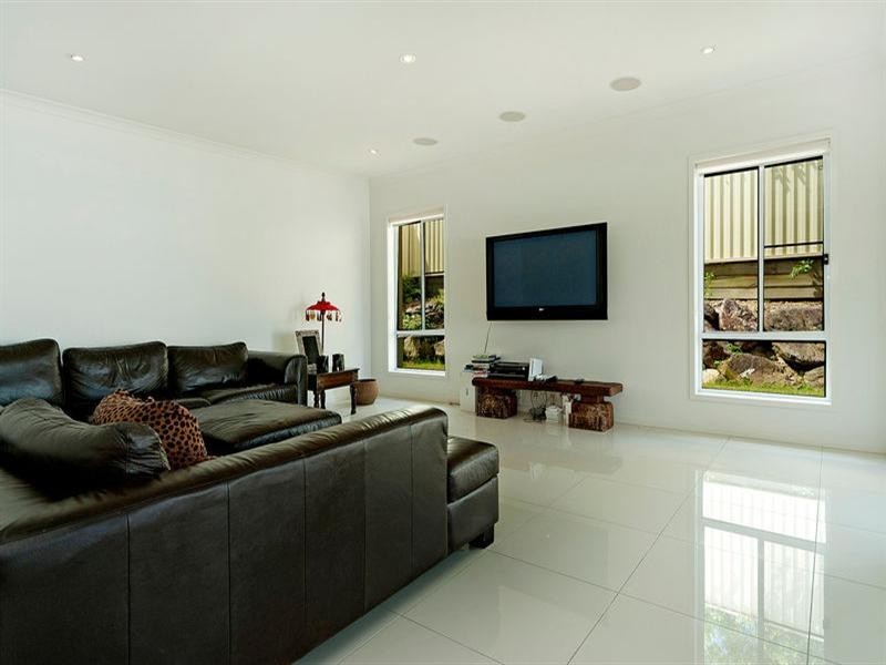 17 Golden Bear Drive, Arundel QLD 4214