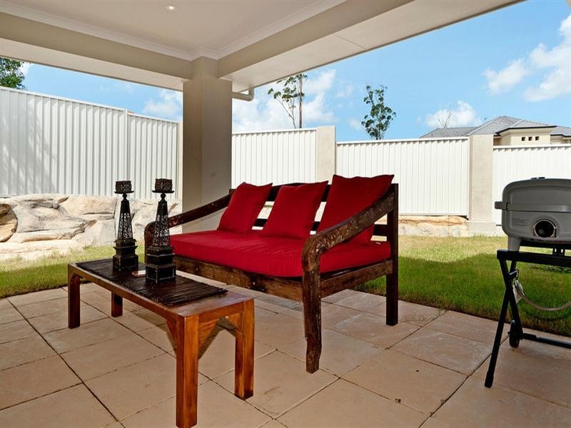 17 Golden Bear Drive, Arundel QLD 4214