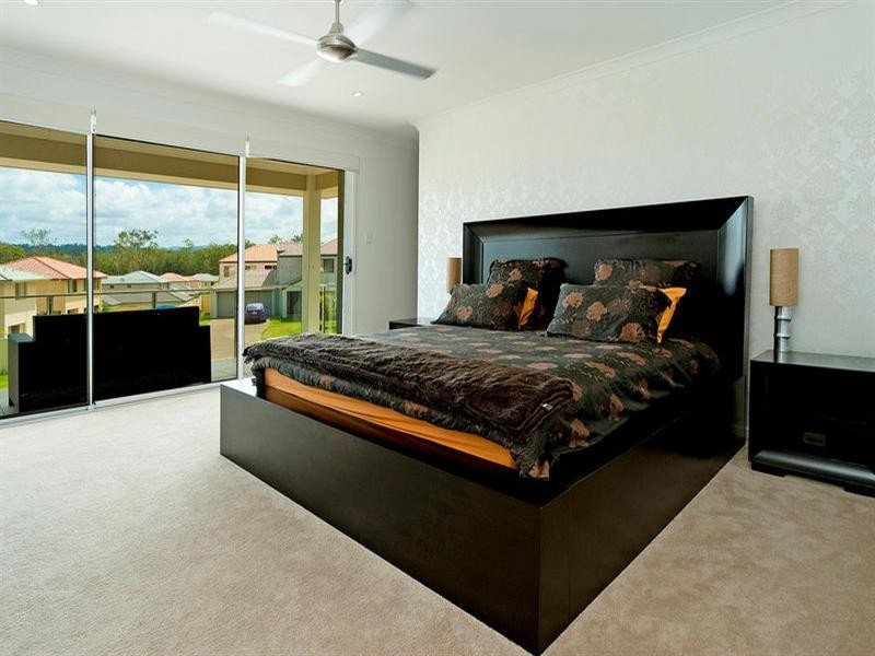 17 Golden Bear Drive, Arundel QLD 4214