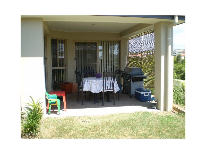 18 Pritchard Court, Pacific Pines QLD 4211