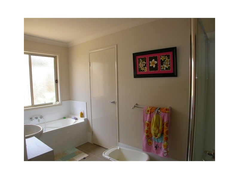 18 Pritchard Court, Pacific Pines QLD 4211