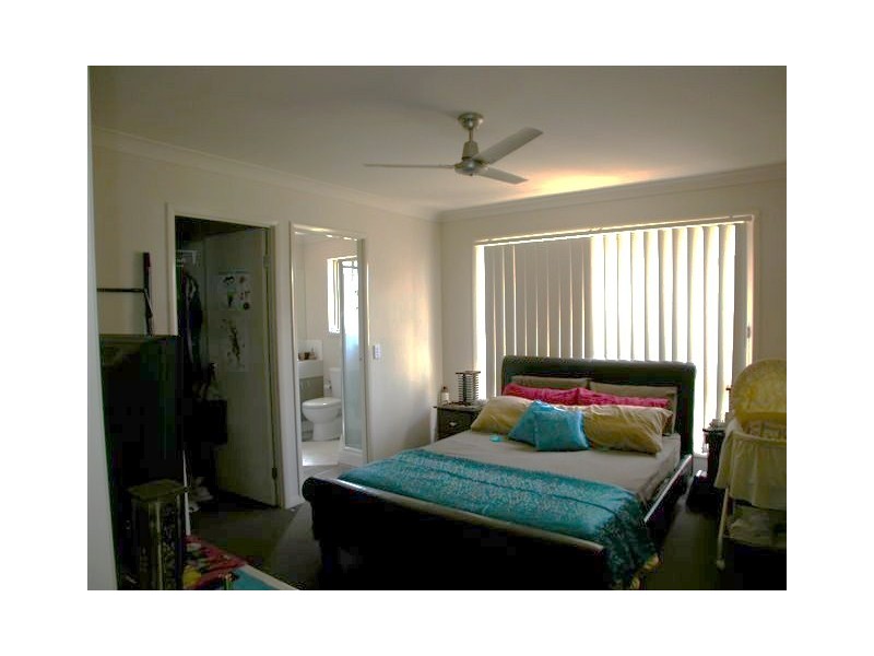 18 Pritchard Court, Pacific Pines QLD 4211