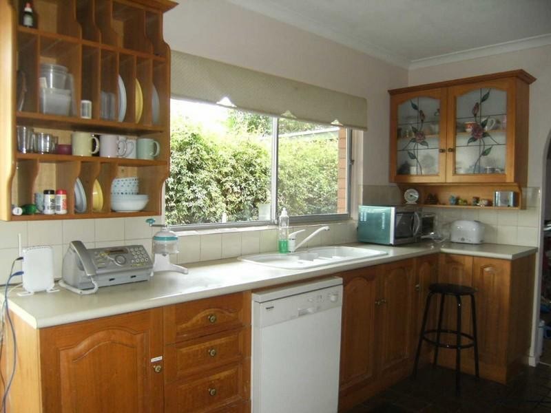 16 Jippi Avenue, Southport QLD 4215
